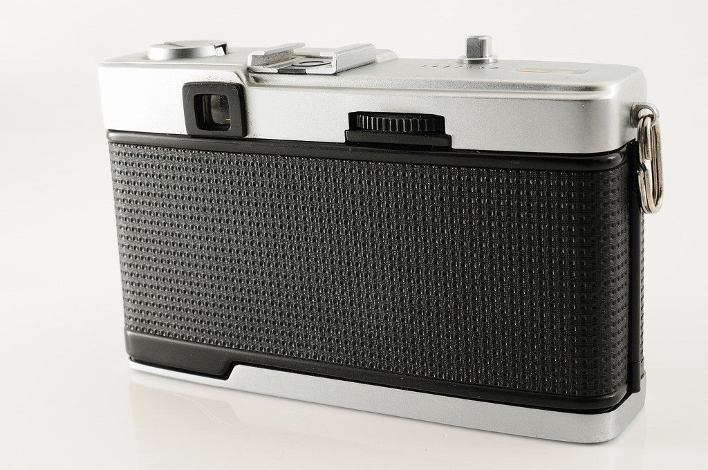 Olympus TRIP 35 Rangefinder 35mm Film Camera — Near Mint · No. 2550