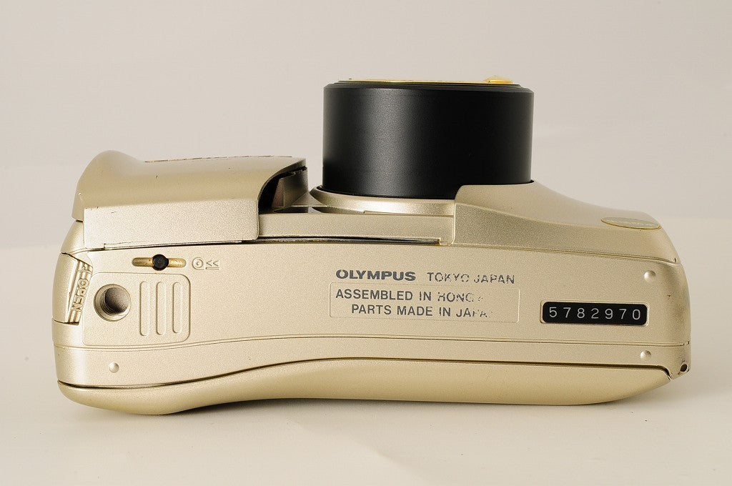 Olympus μ mju Zoom 105 DELUXE Point & Shoot 35mm Film Camera