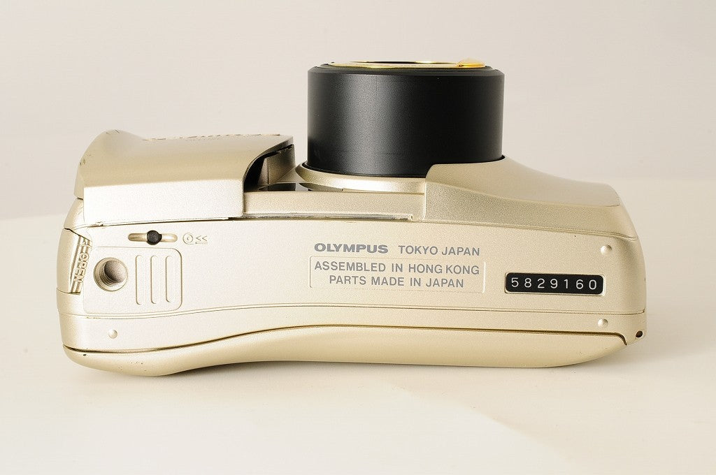 Olympus μ mju Zoom 105 DELUXE 35mm Film Camera Point & Shoot
