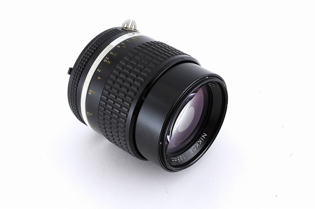 Nikon Ai-s Nikkor 105mm F2.5 MF Telephoto Prime Lens AIS