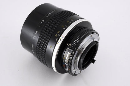 Nikon Ai-s Nikkor 105mm f/1.8 MF Telephoto Lens F-mount AIS