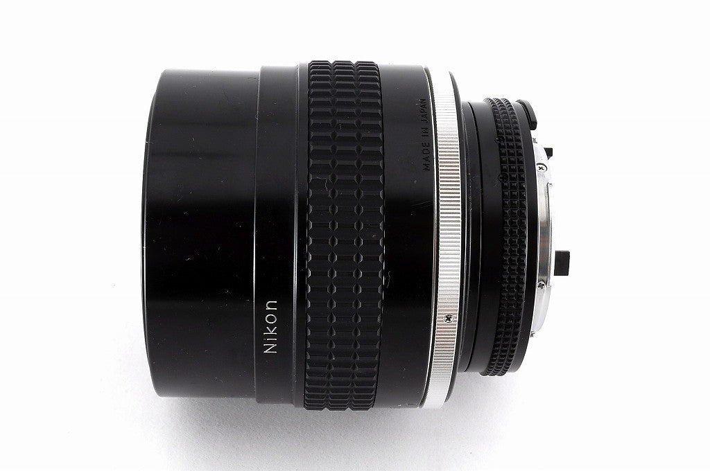 Nikon Ai-s Nikkor 105mm f/1.8 MF Telephoto Lens F-mount AIS