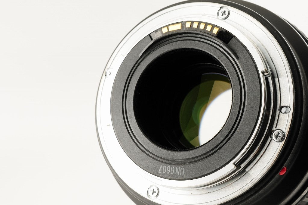 Canon EF 28-70mm f/2.8 L USM Zoom AF Lens EF Mount