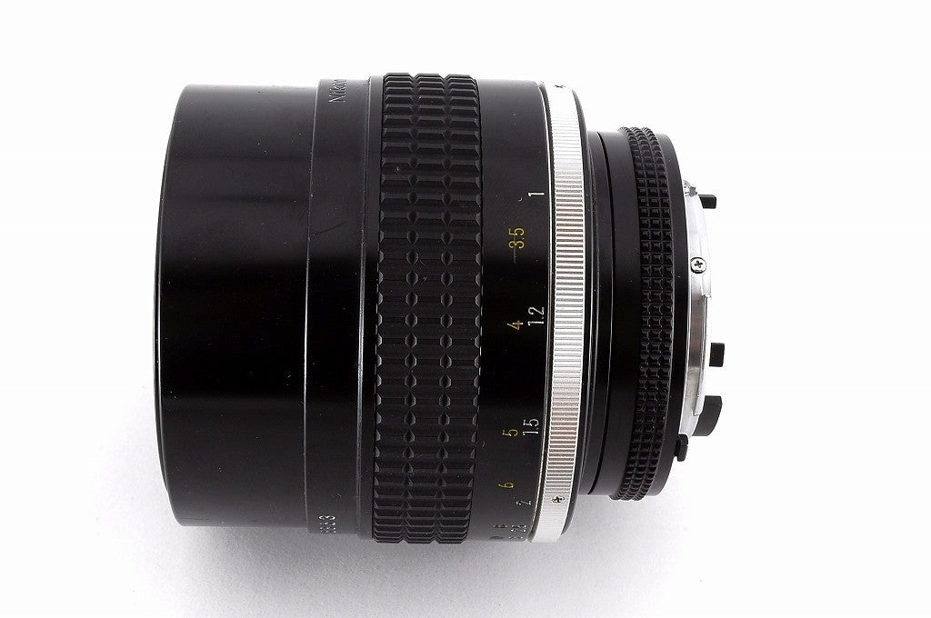 Nikon Ai-s Nikkor 105mm f/1.8 MF Telephoto Lens F-mount AIS