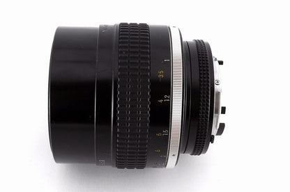 Nikon Ai-s Nikkor 105mm f/1.8 MF Telephoto Lens F-mount AIS