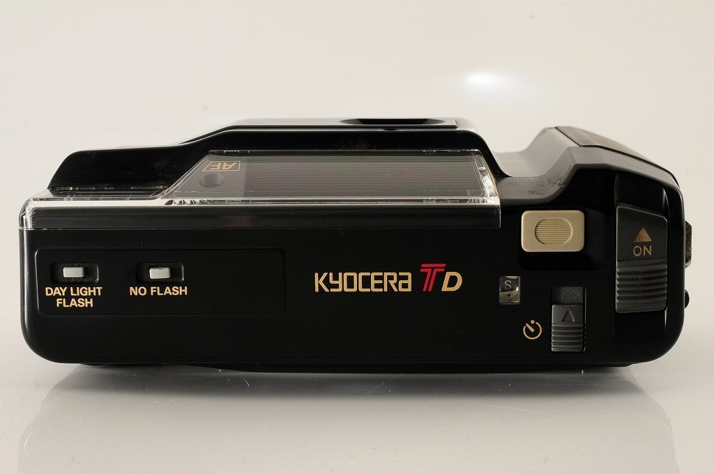 Kyocera TD Yashica T2D Carl Zeiss T* 35mm film camera